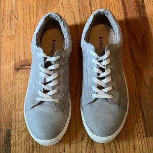 Julianne Sneaker / Size: 12 / Grey